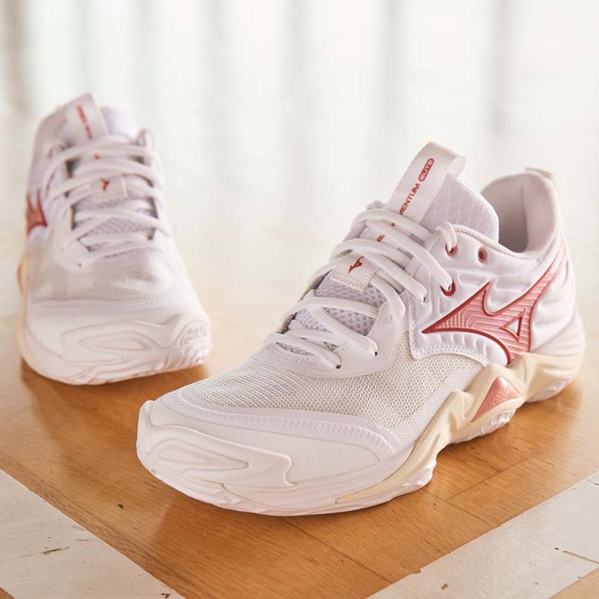 Mizuno Wave MOMENTUM ELITE white/rose elegance/lava falls