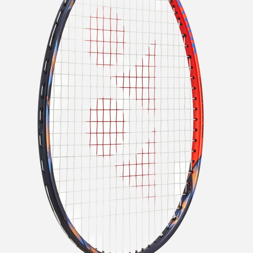 Yonex Badmintonracket Astrox 77 Pro bespannt